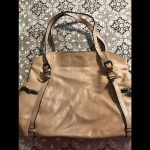 Used cream Elliott Lucca purse.